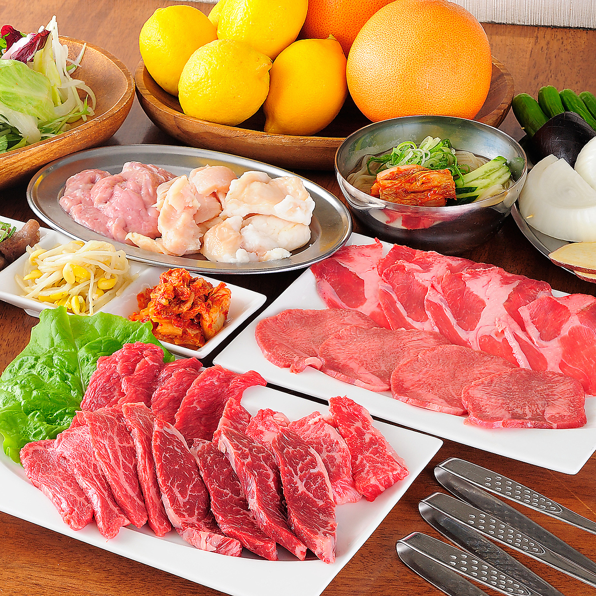 焼肉モモンジの肉料理